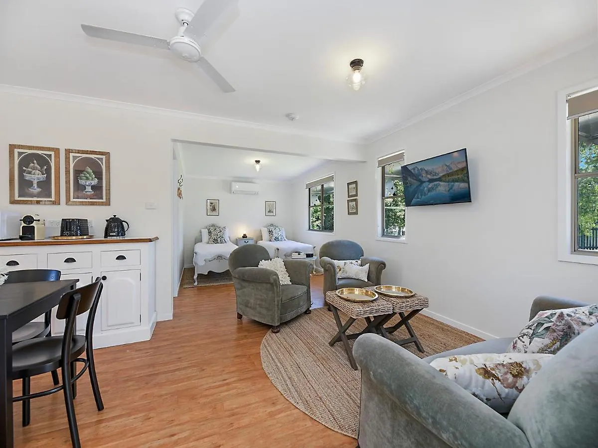 Sweet Cottage, Sleeps 4 - Stroll To Maleny
